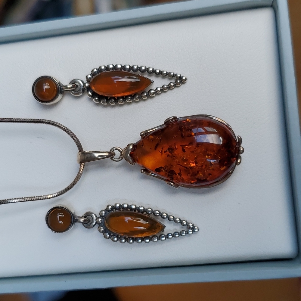 NIB Amber and sterling silver necklace and earrings set